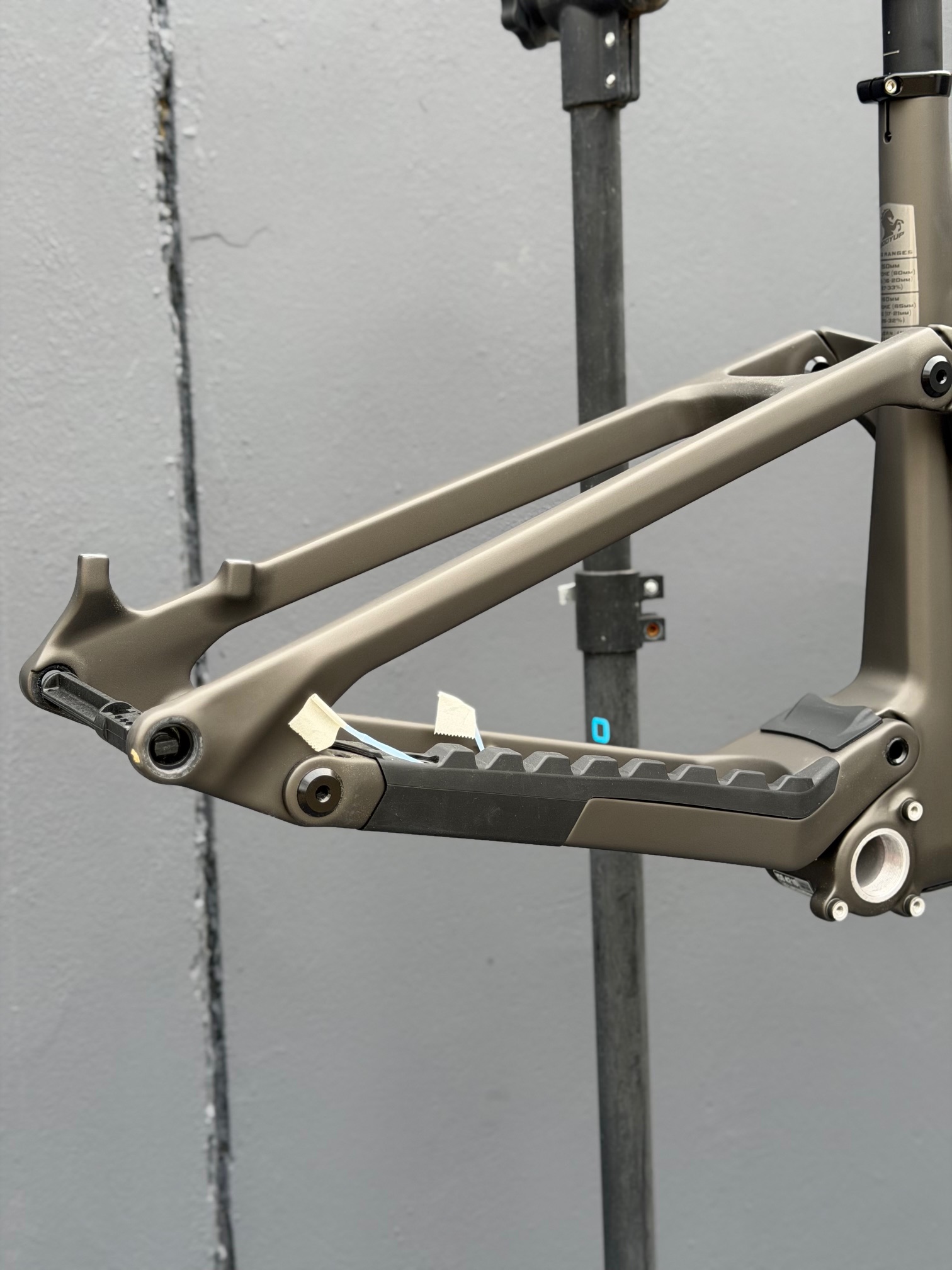 Kit Cadre TRANSITION Sentinel 2025 Carbon - Gris Mat – Image 4