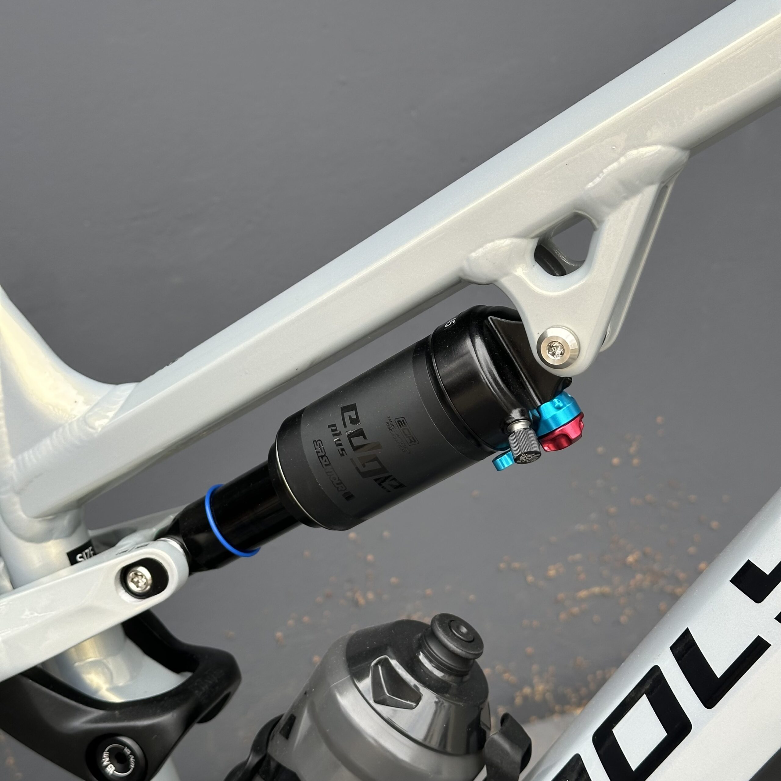 POLYGON Siskiu HE-B - EP601 85nm 504Wh - White - 2025 – Image 4