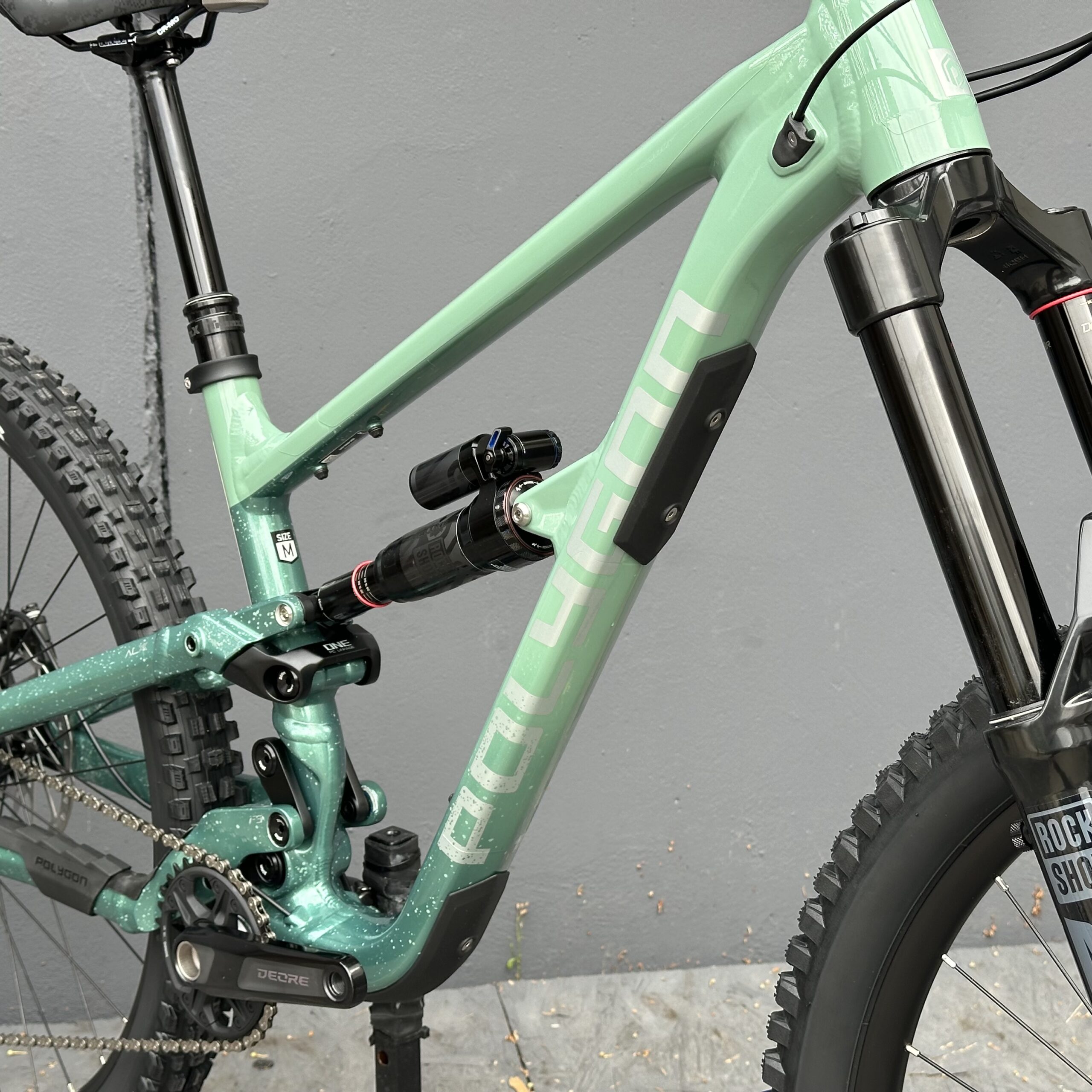 POLYGON Collosus N7 2026 | Metallic Green – Image 3