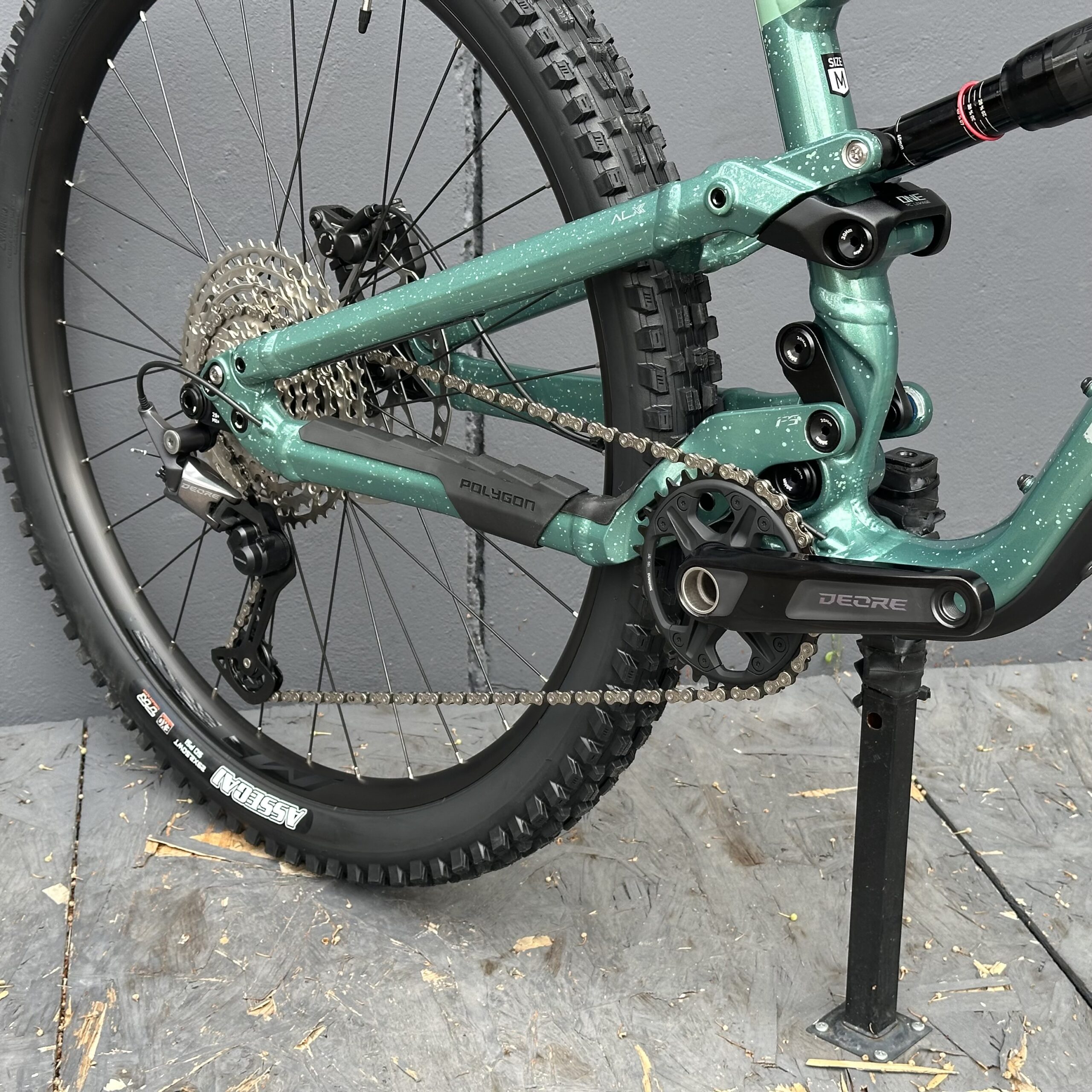 POLYGON Collosus N7 2026 | Metallic Green – Image 5