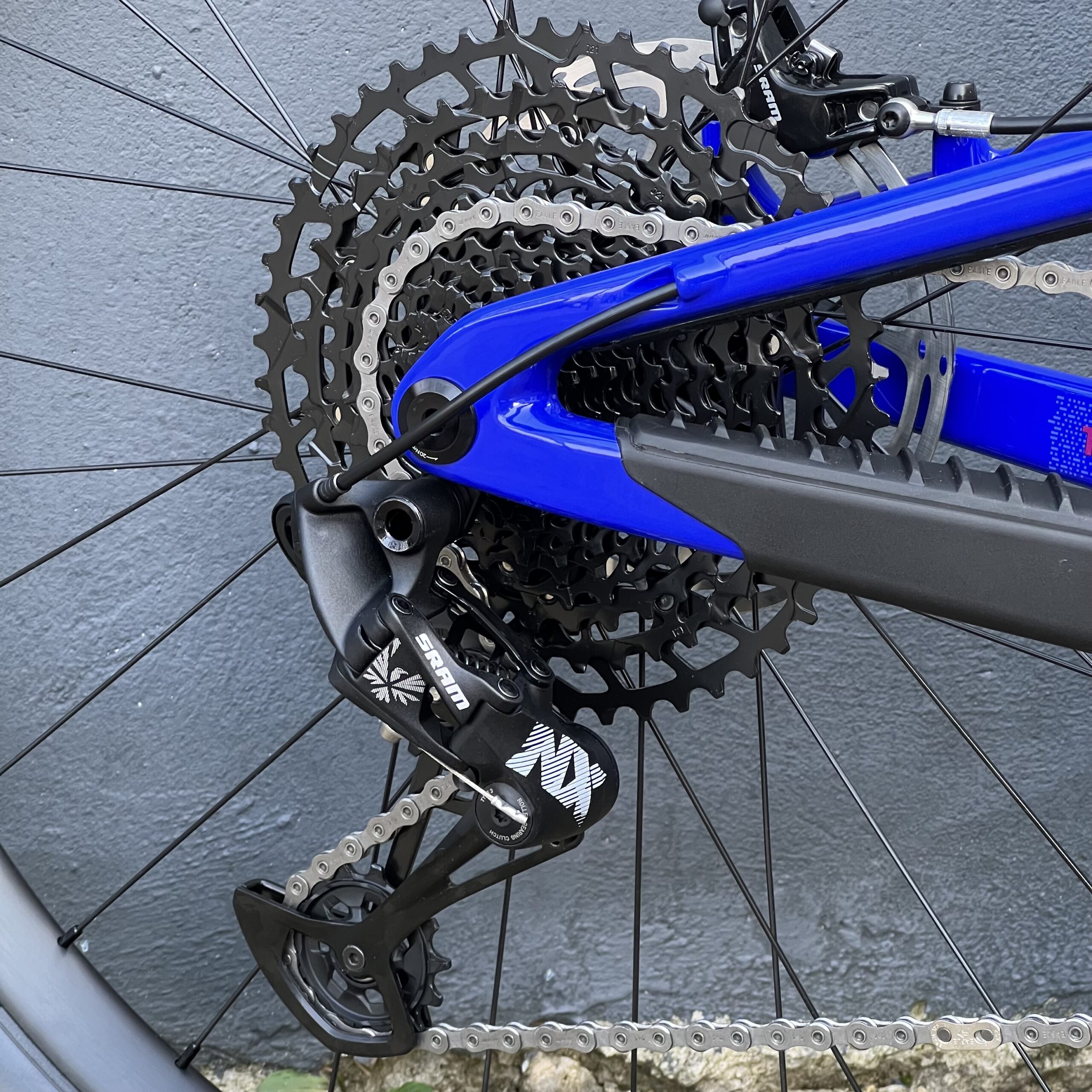 SANTA CRUZ Tallboy Kit R - Gloss Ultra Blue – Image 4
