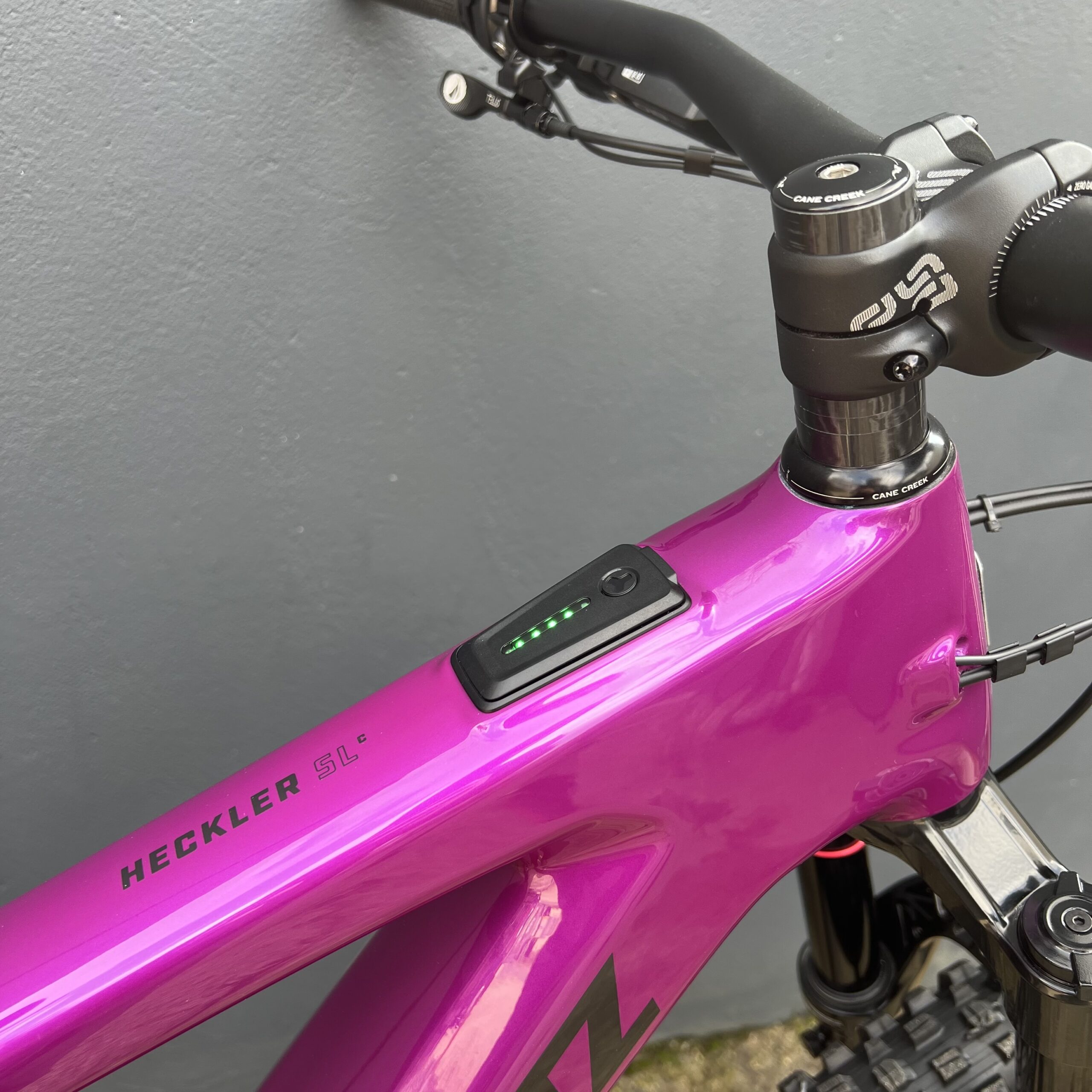 SANTA CRUZ Heckler SL Promo - Kit R - Gloss Magenta – Image 4