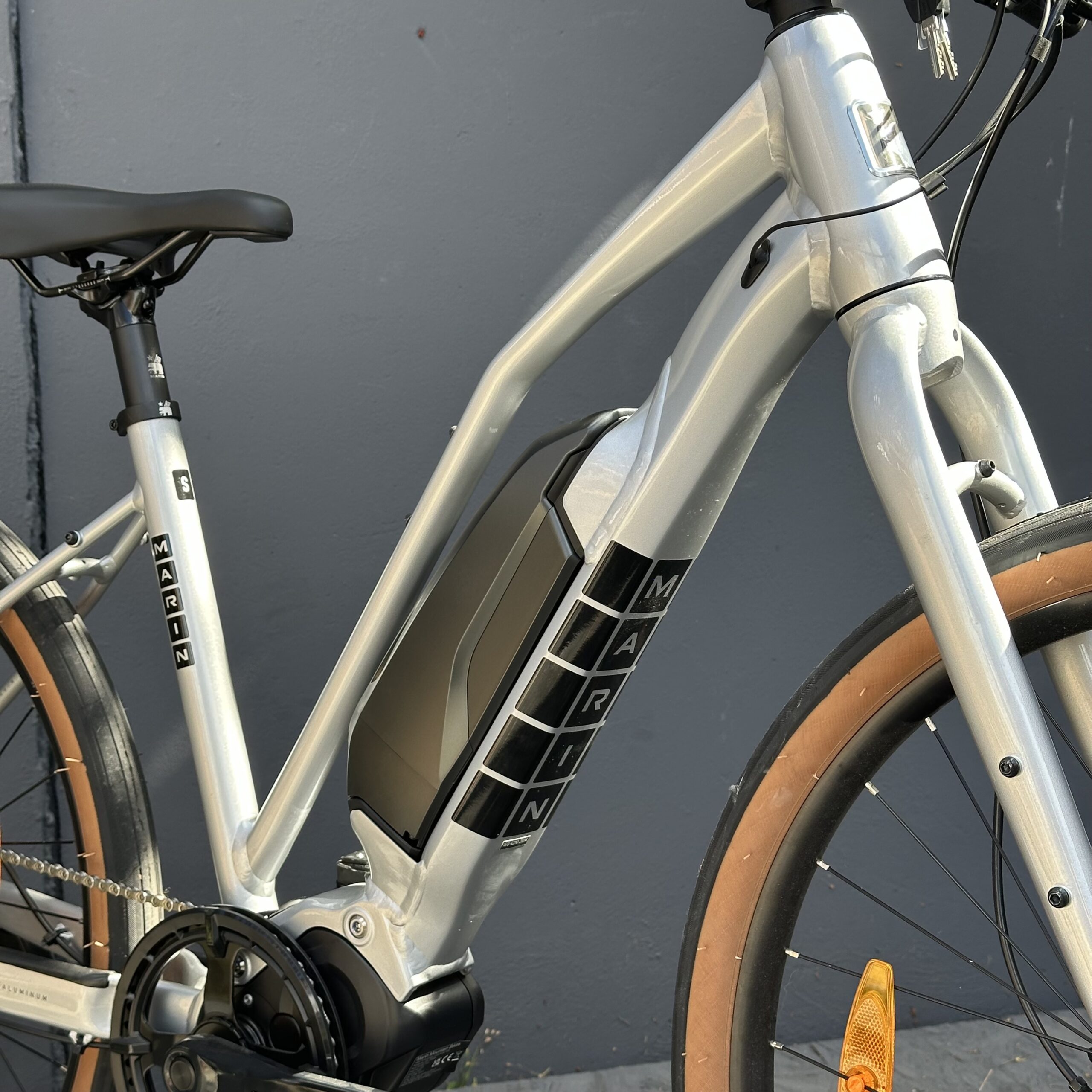 MARIN Sausalito E1 ST 2024 | Silver – Image 3