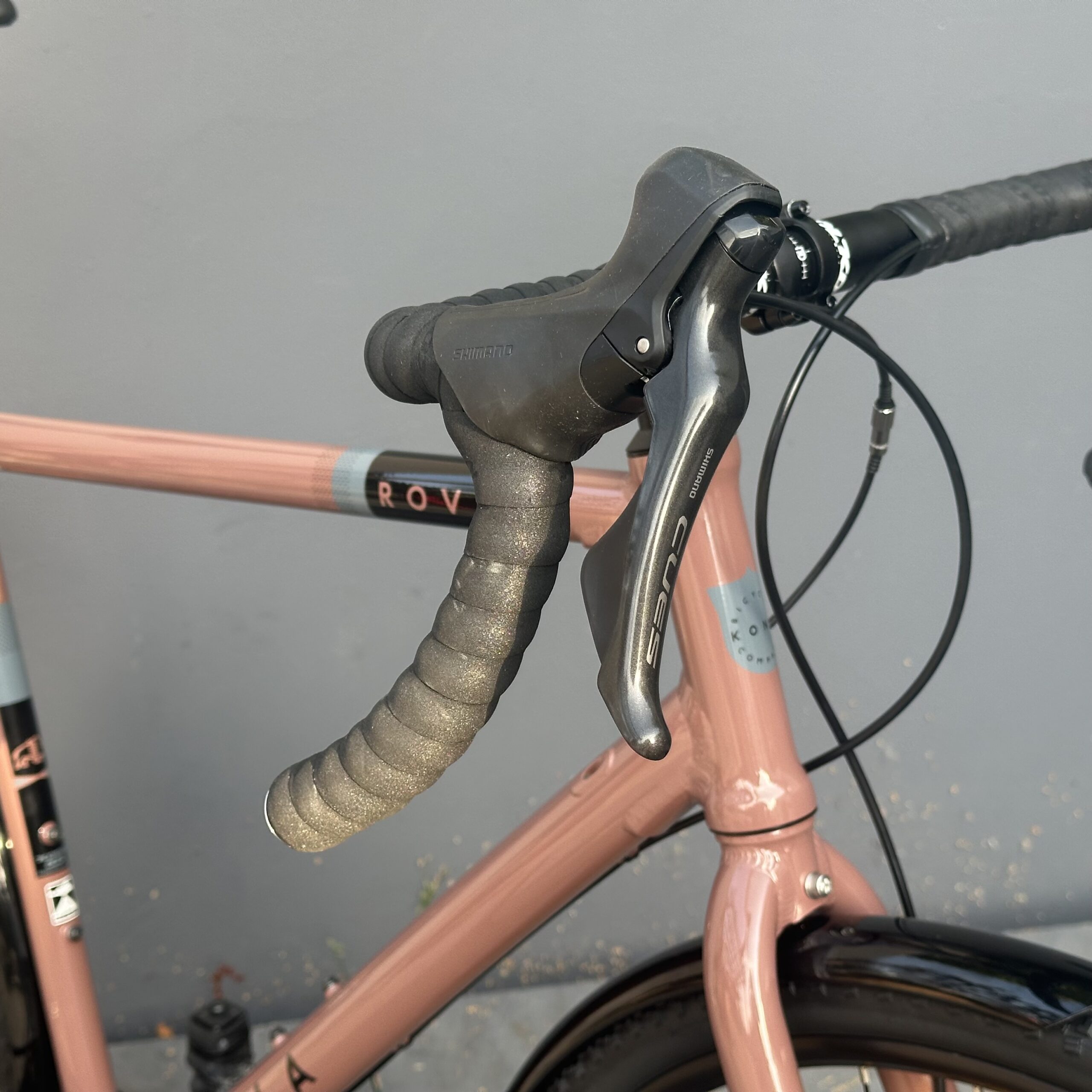 KONA Rove AL/DL 2026 37e | Gravel Aluminium équipé | Rose cuivré – Image 3