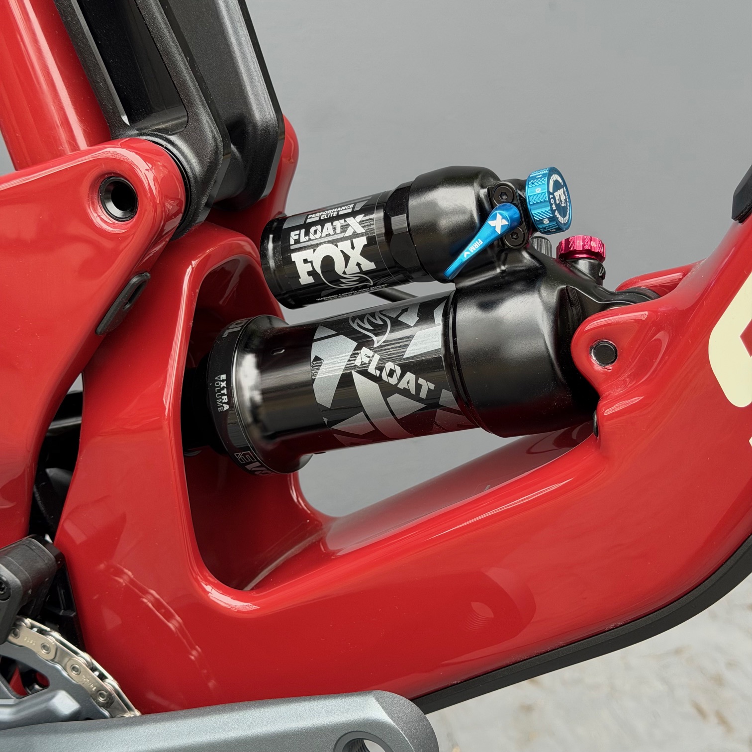 SANTA CRUZ Megatower 2 2025 29" | GX AXS RSV | Gloss Crimson – Image 3