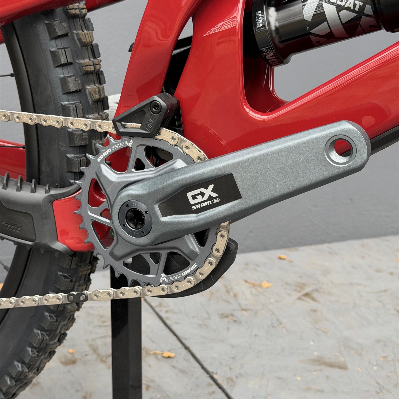 SANTA CRUZ Megatower 2 2025 29" | GX AXS RSV | Gloss Crimson – Image 5