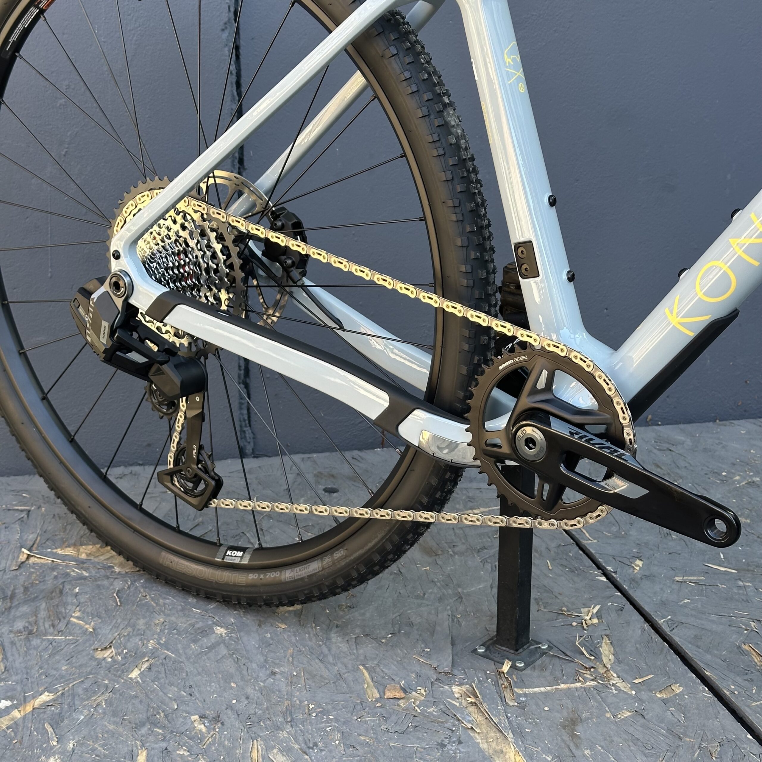 KONA Ouroboros CR/DL 2026 | Gris Brillant – Image 4