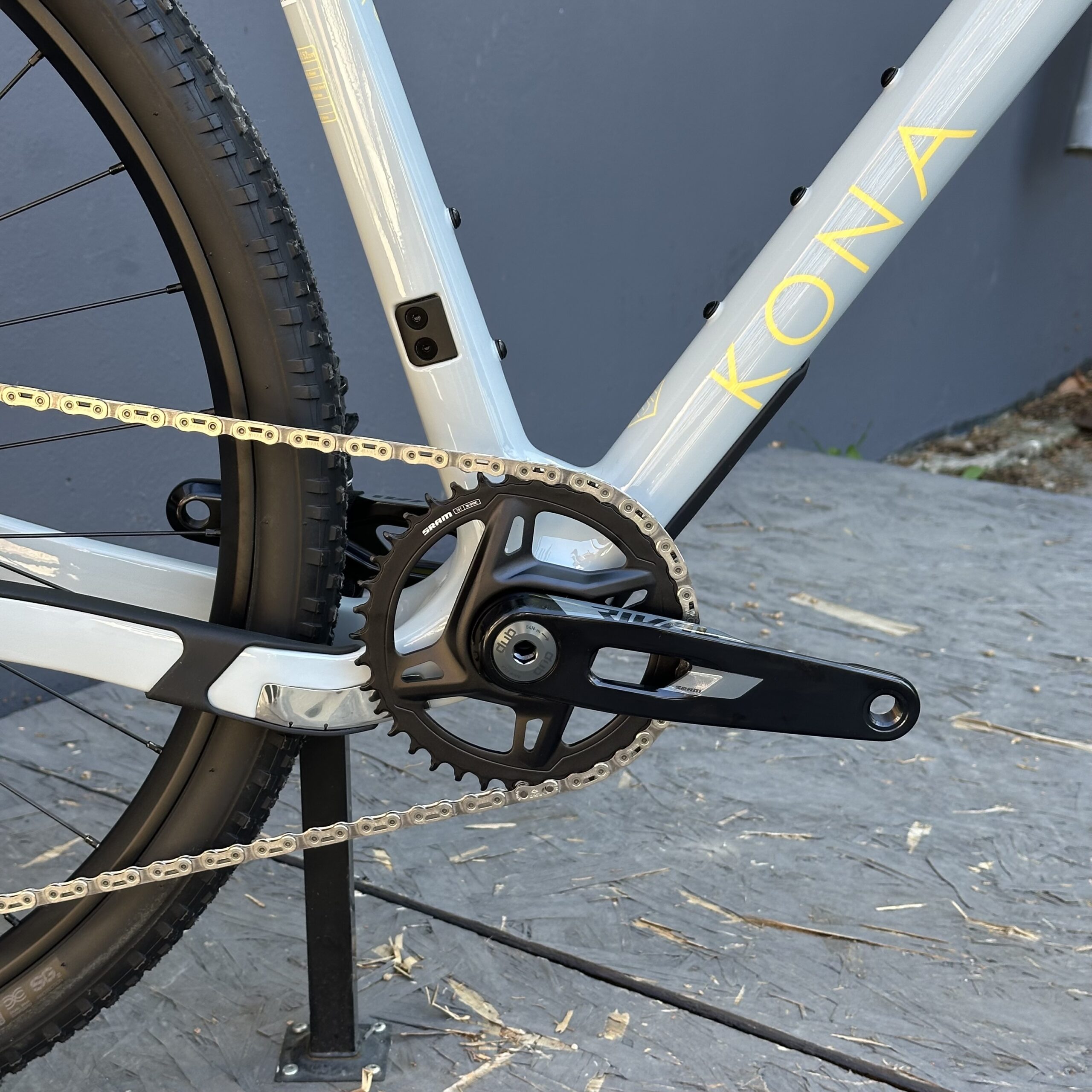 KONA Ouroboros CR/DL 2026 | Gris Brillant – Image 5