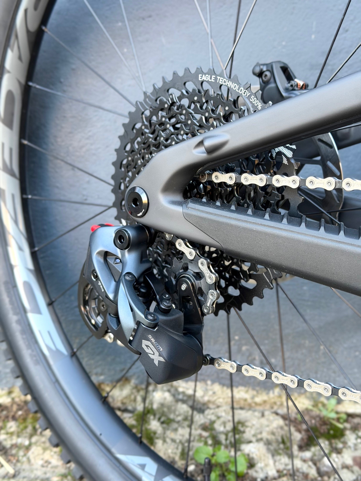 SANTA CRUZ Bronson 4.1 MX GX AXS - 2024 - Matte Black – Image 4