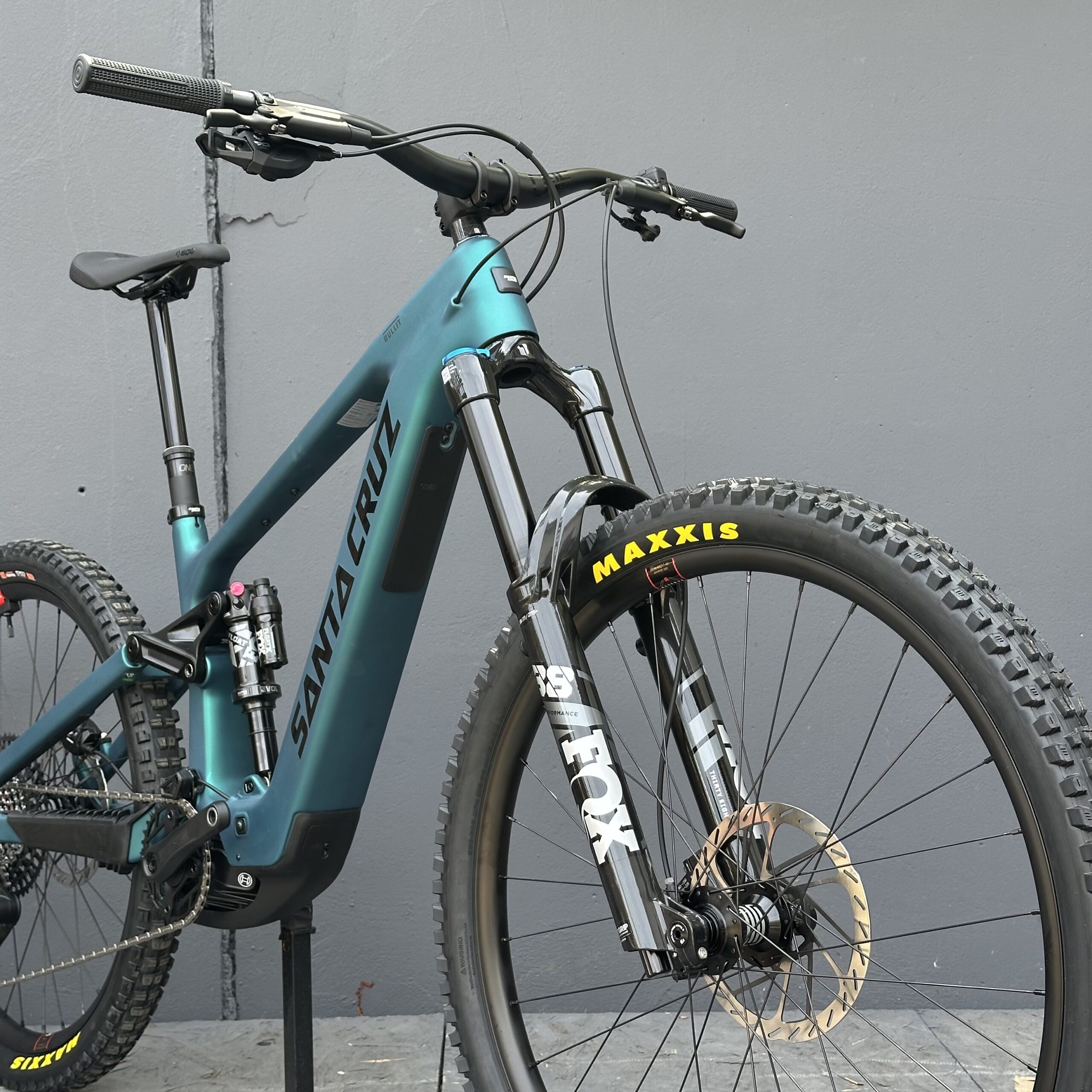 SANTA CRUZ Bullit 90 C | 2026 | Matte Teal Sparkle – Image 2