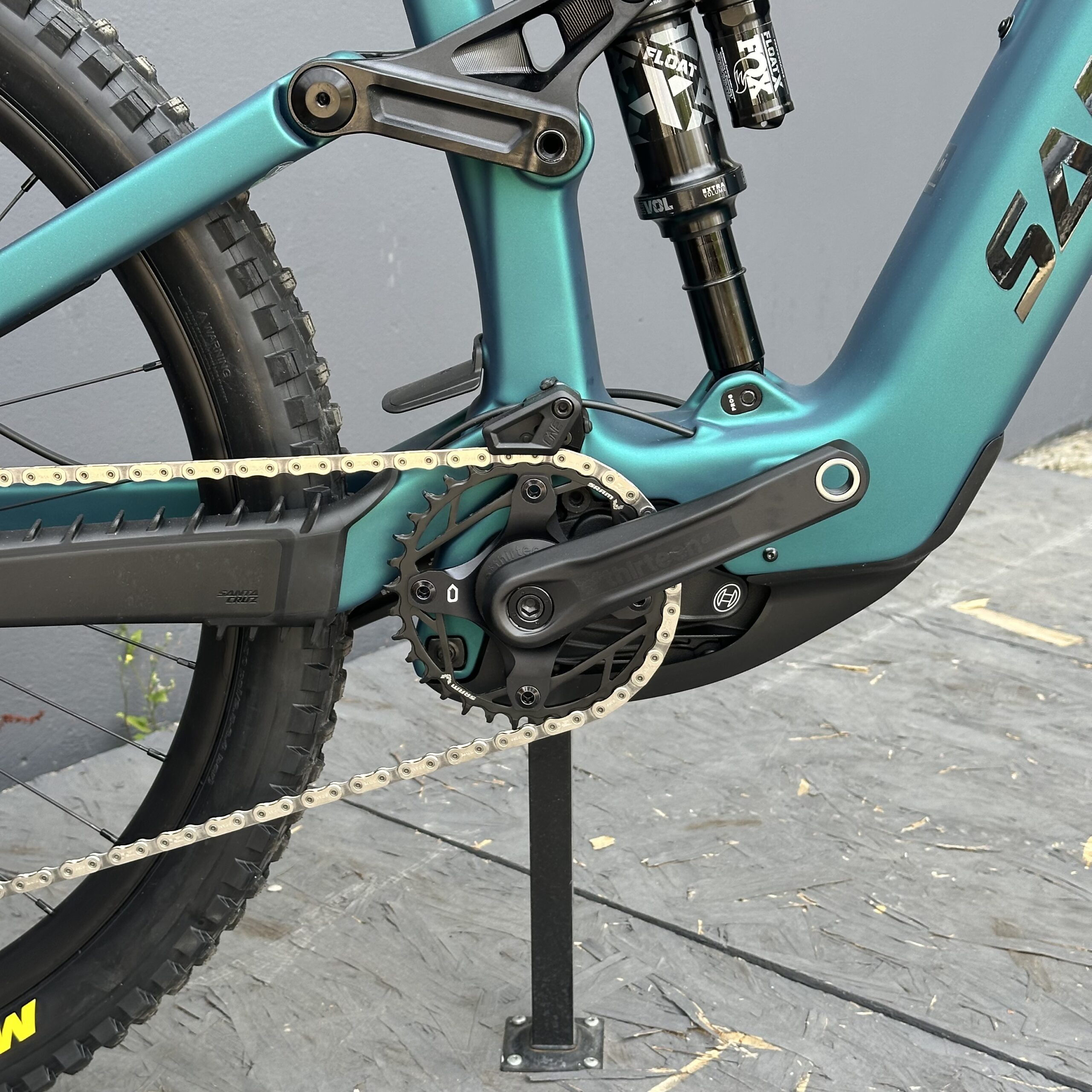 SANTA CRUZ Bullit 90 C | 2026 | Matte Teal Sparkle – Image 6