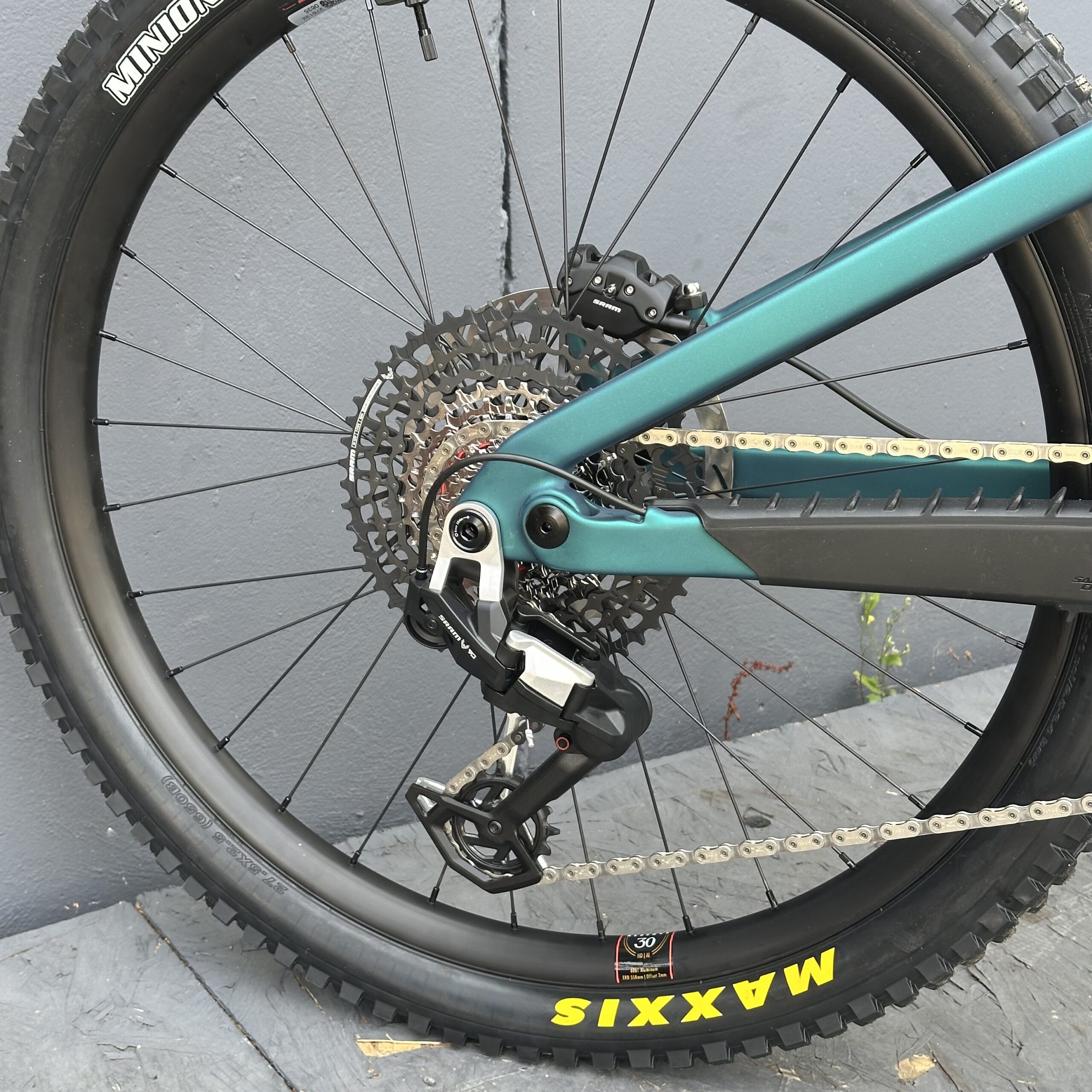 SANTA CRUZ Bullit 90 C | 2026 | Matte Teal Sparkle – Image 7