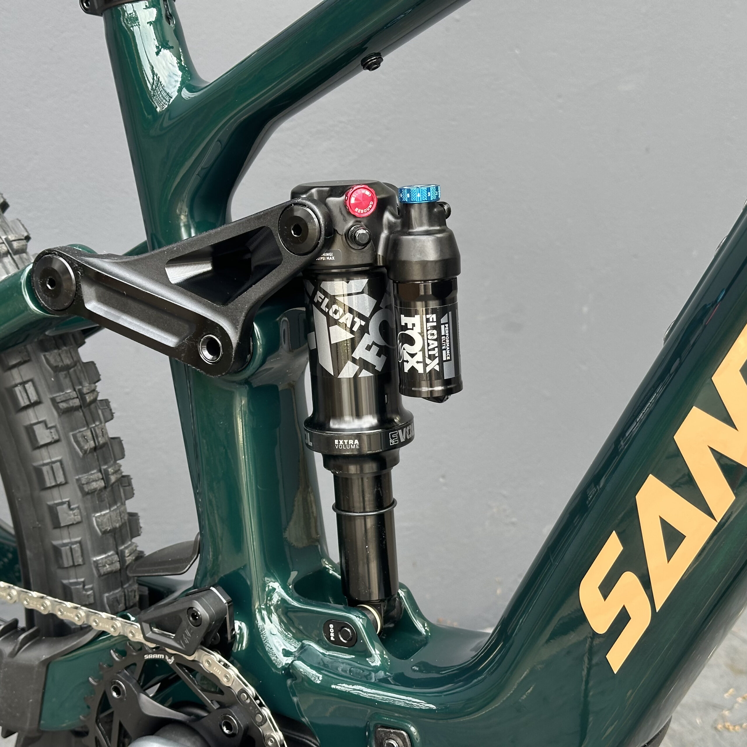 SANTA CRUZ Vala GX AXS | 2026 | Gloss Midnight Green – Image 4