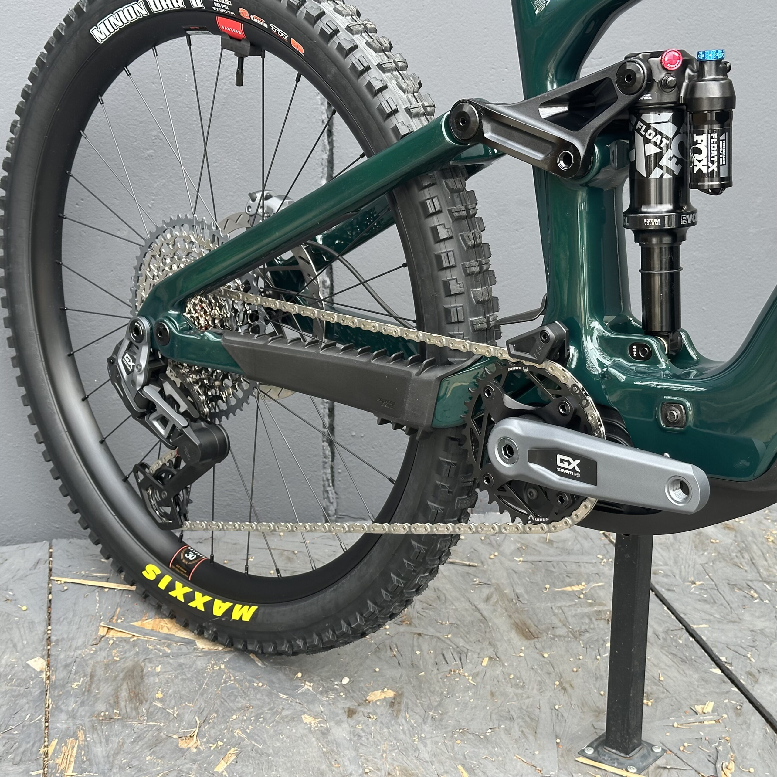 SANTA CRUZ Vala GX AXS | 2026 | Gloss Midnight Green – Image 7
