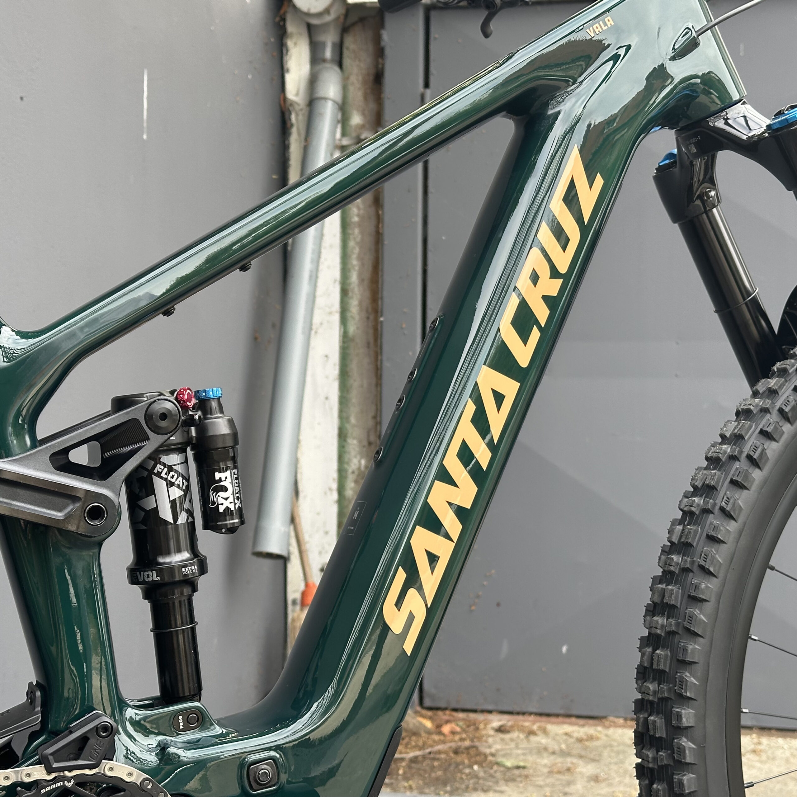 SANTA CRUZ Vala GX AXS | 2026 | Gloss Midnight Green – Image 5