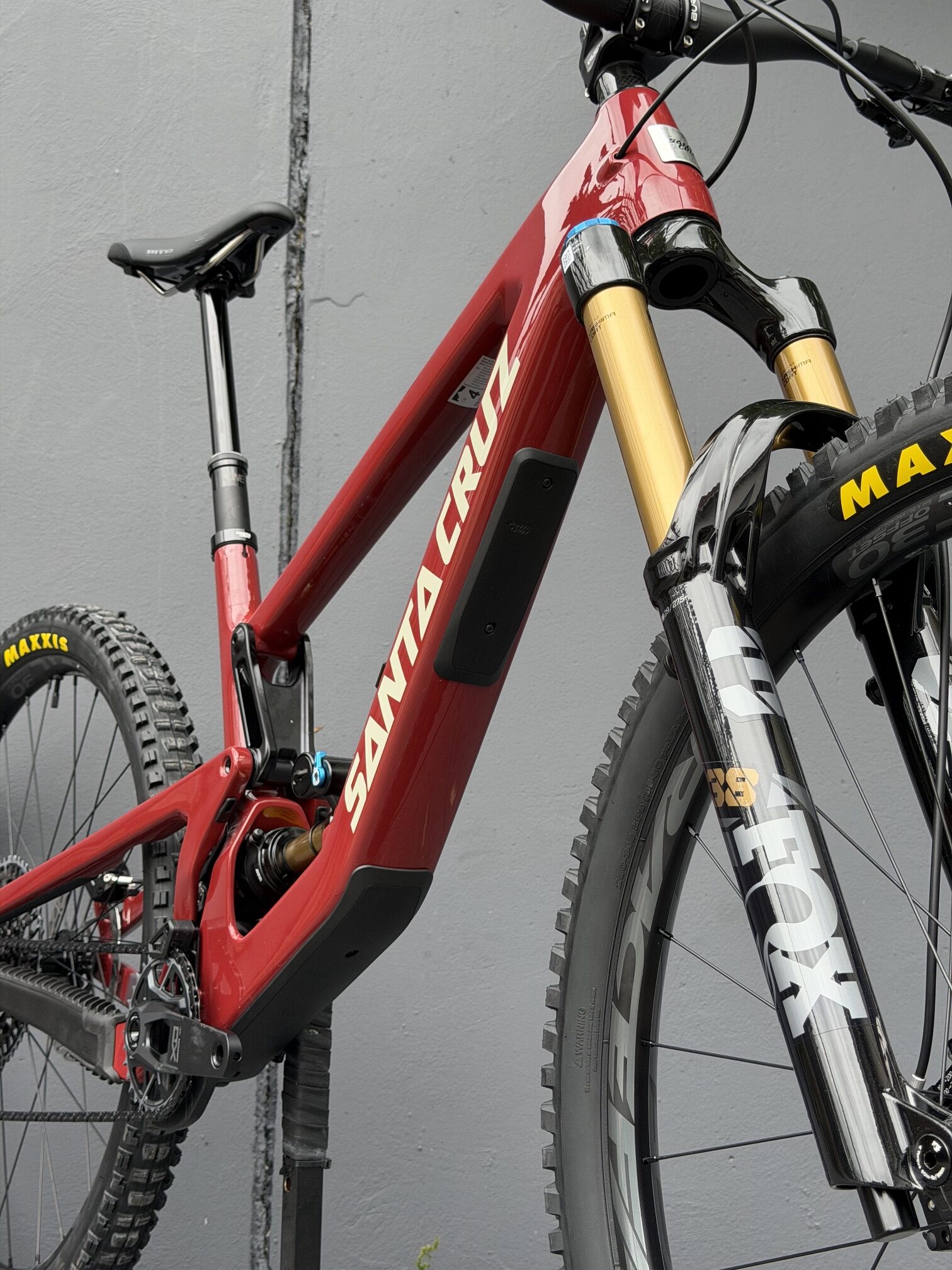 SANTA CRUZ Megatower XO AXS | 2025 | Gloss Crimson – Image 2