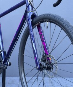 Alternative view of KONA Rove LTD | Gravel Acier | Gloss Blue/Pink