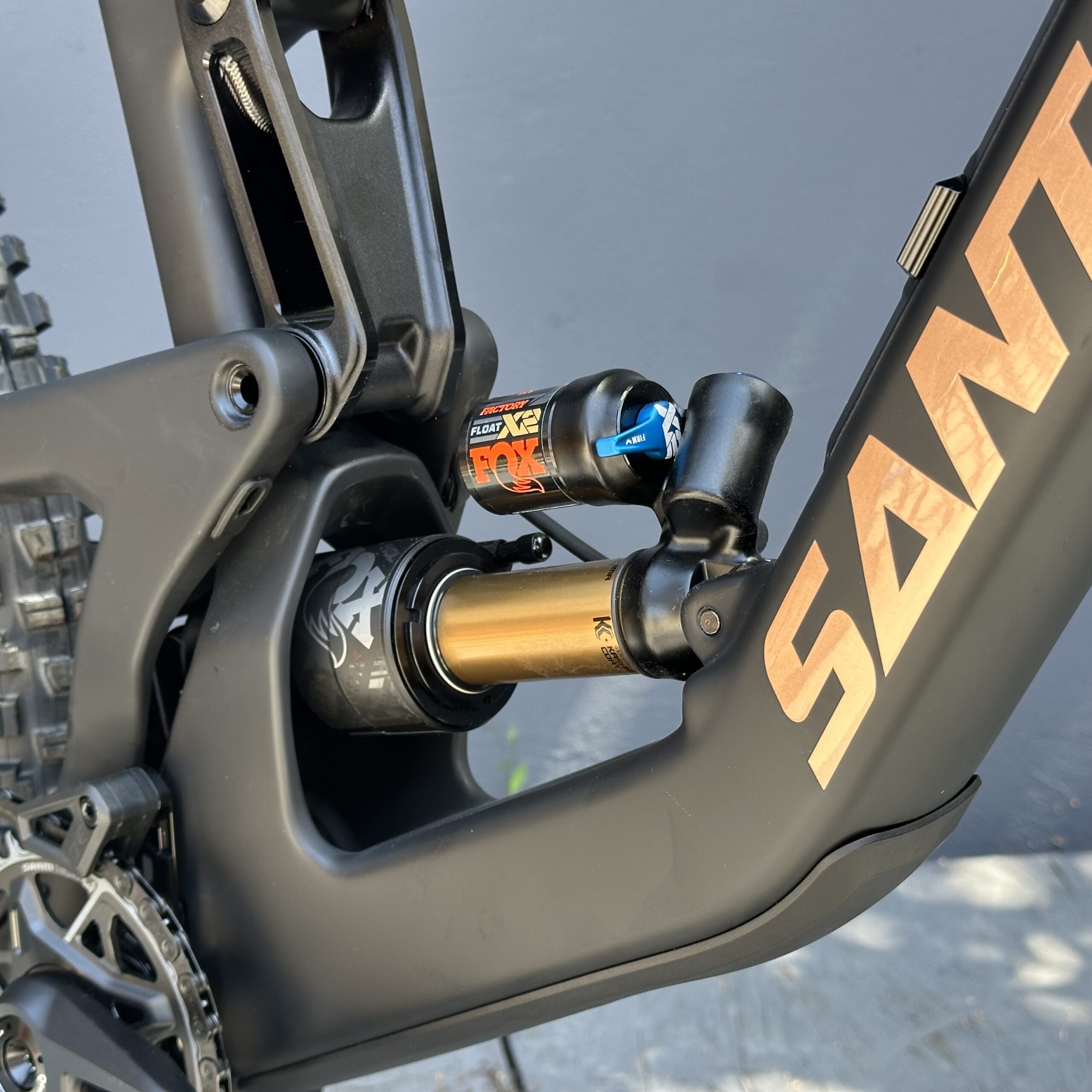 Megatower X0 AXS | SANTA CRUZ 2025 | Matte Black – Image 4