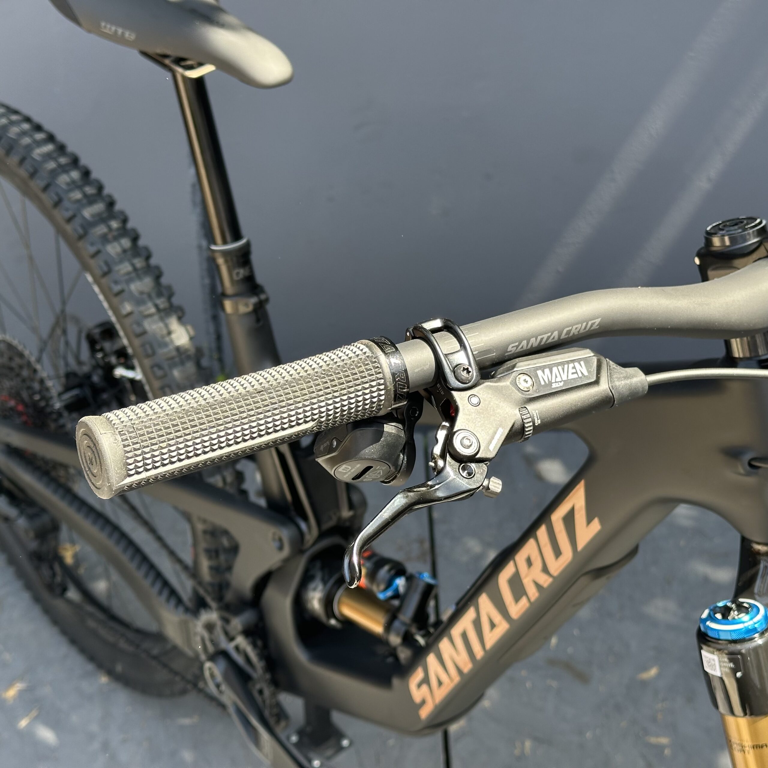 Megatower X0 AXS | SANTA CRUZ 2025 | Matte Black – Image 8