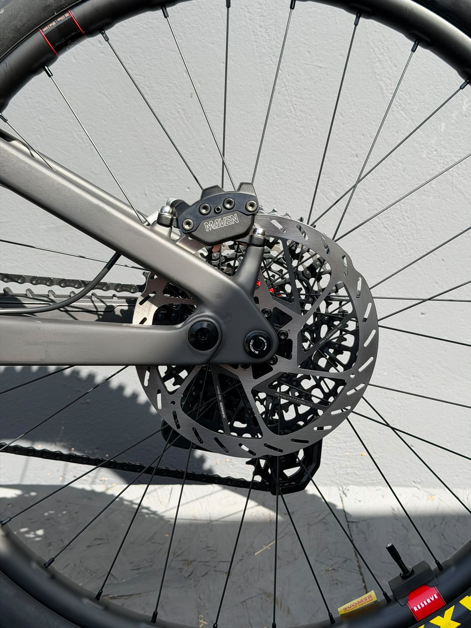 Bullit CC XO AXS RSV | SANTA CRUZ | 2027 | Matte Carbon – Image 8