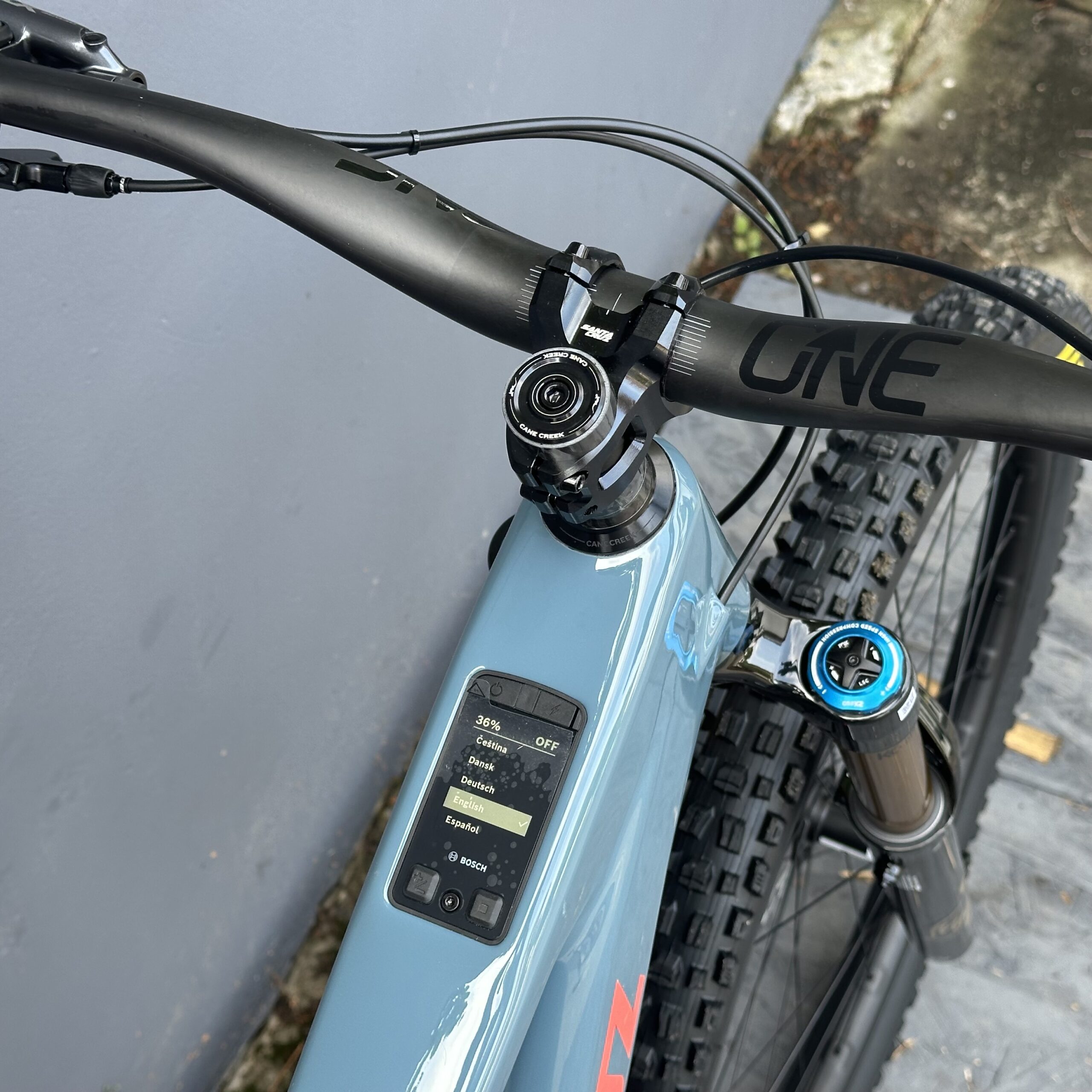 Vala XT Di2 Lite RSV | SANTA CRUZ | 2027 | Gloss Slate Blue – Image 9