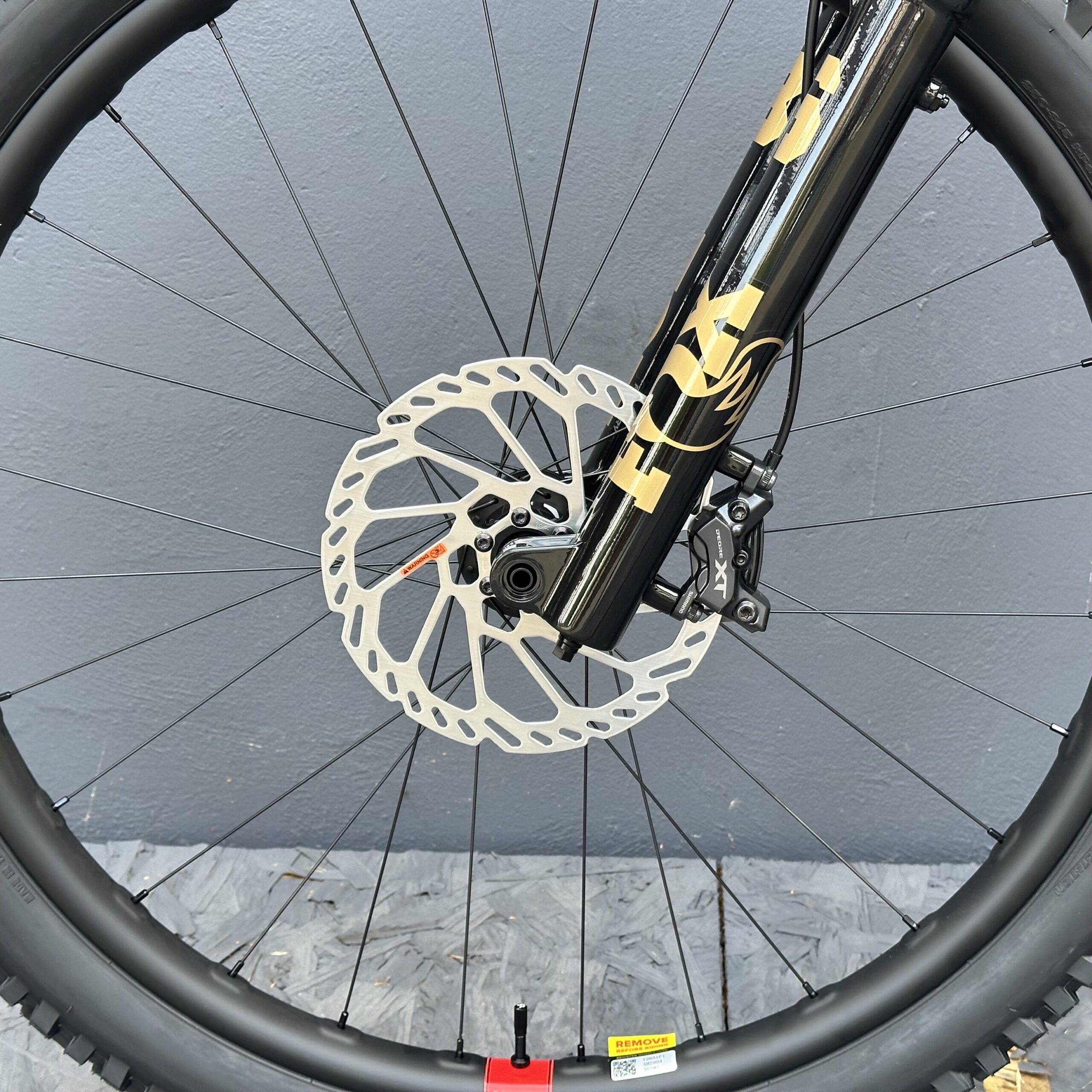 Vala XT Di2 Lite RSV | SANTA CRUZ | 2027 | Gloss Slate Blue – Image 10