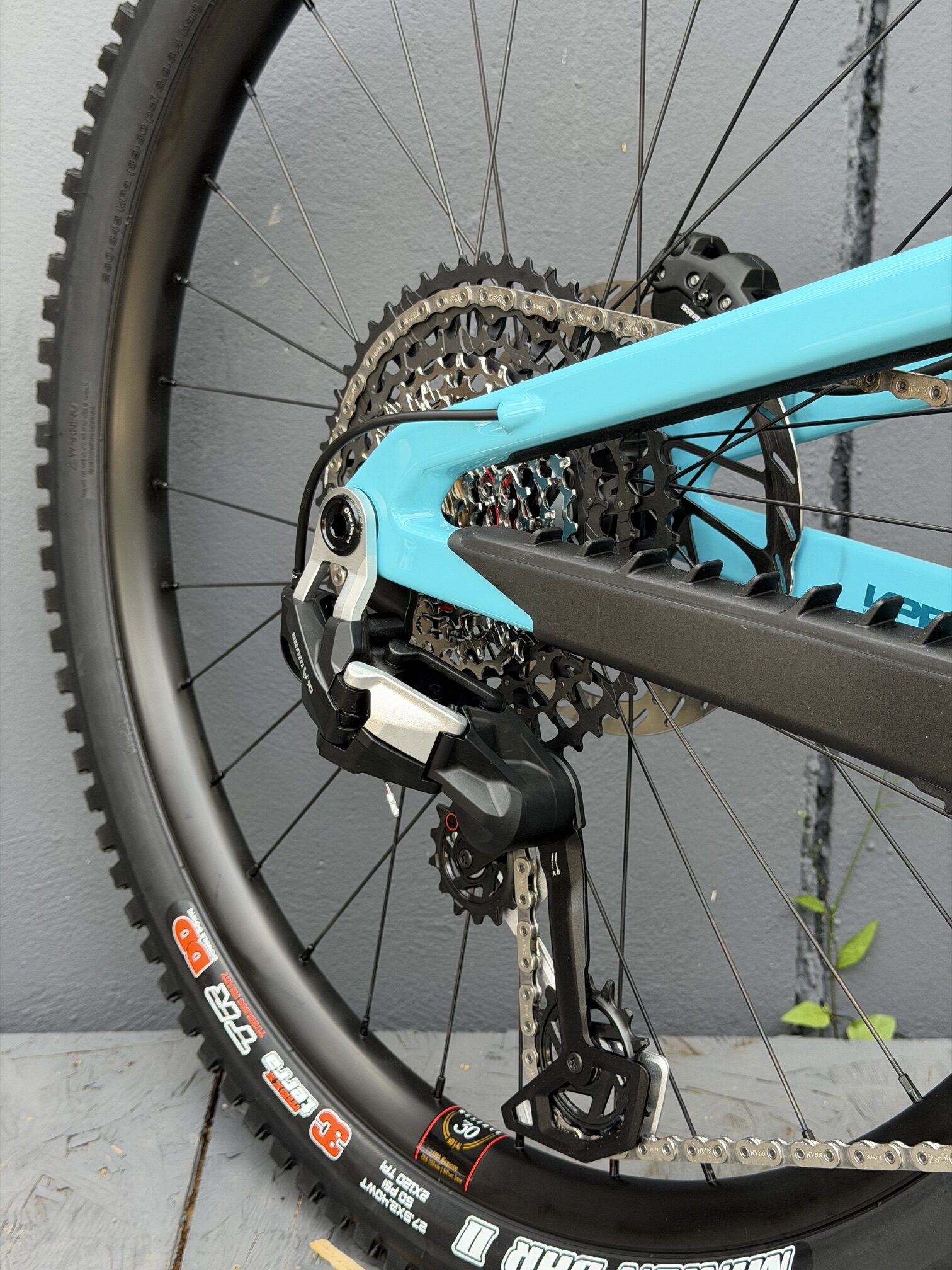 SANTA CRUZ Nomad 90 CC | 2027 | Gloss Aqua Magenta – Image 4