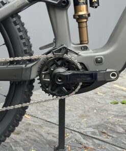 Vala XT Di2 Lite RSV | SANTA CRUZ | 2027 | Matte Carbon Sparkle – Image 6