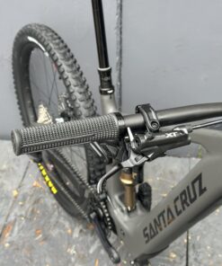 Vala XT Di2 Lite RSV | SANTA CRUZ | 2027 | Matte Carbon Sparkle – Image 8