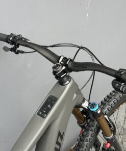 Vala XT Di2 Lite RSV | SANTA CRUZ | 2027 | Matte Carbon Sparkle – Image 9