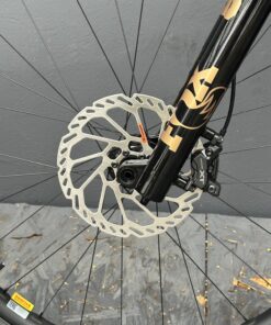 Vala XT Di2 Lite RSV | SANTA CRUZ | 2027 | Matte Carbon Sparkle – Image 13