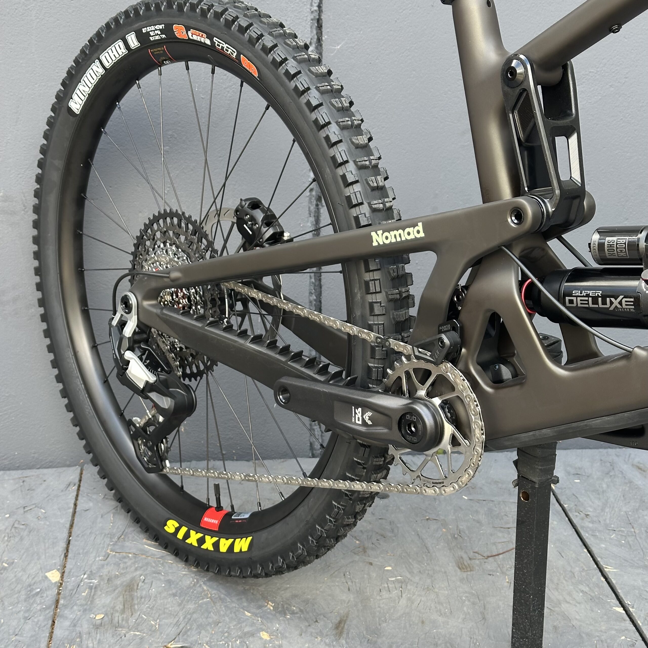 SANTA CRUZ Nomad 90 CC | 2027 | Matte Metallic Earth – Image 5