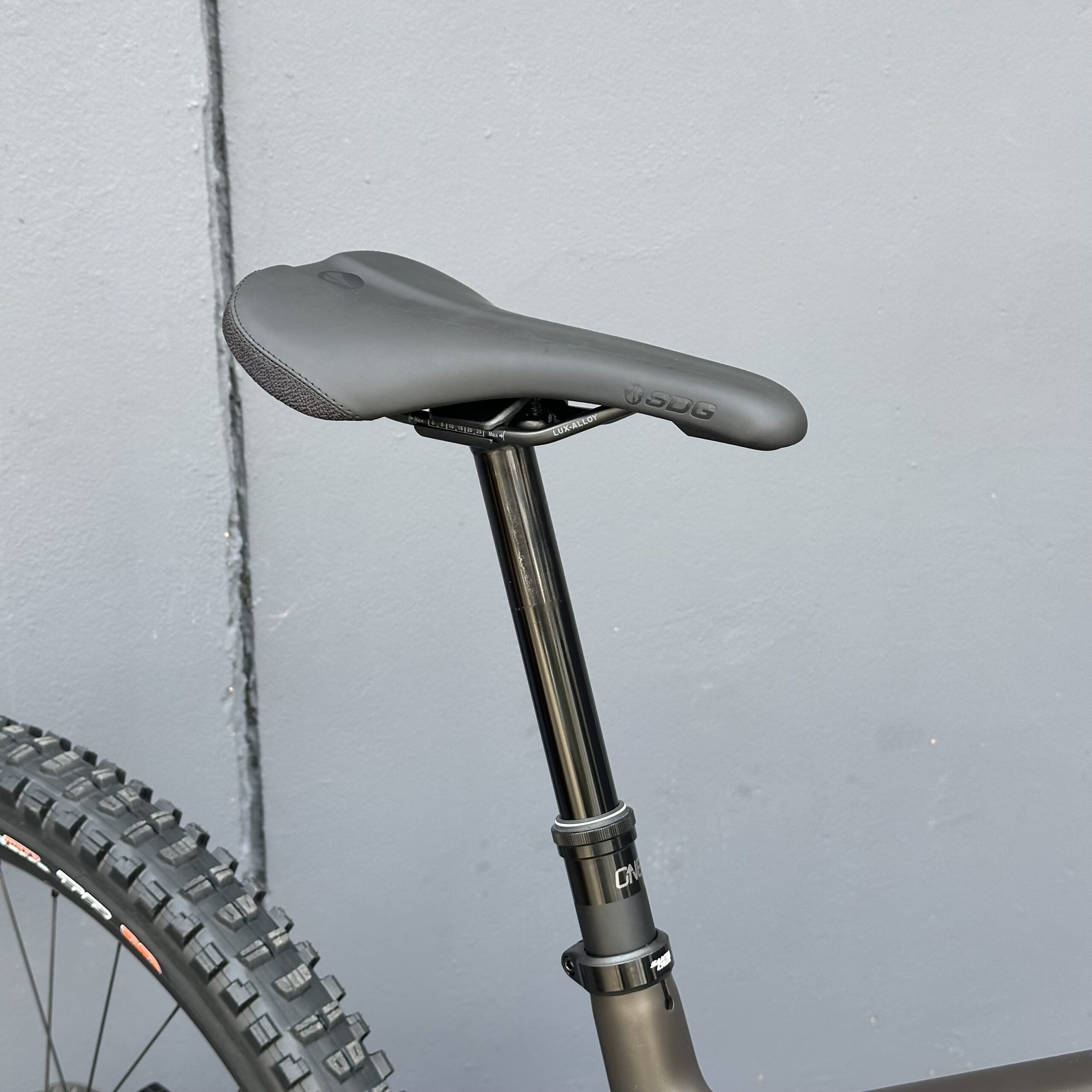 SANTA CRUZ Nomad 90 CC | 2027 | Matte Metallic Earth – Image 9