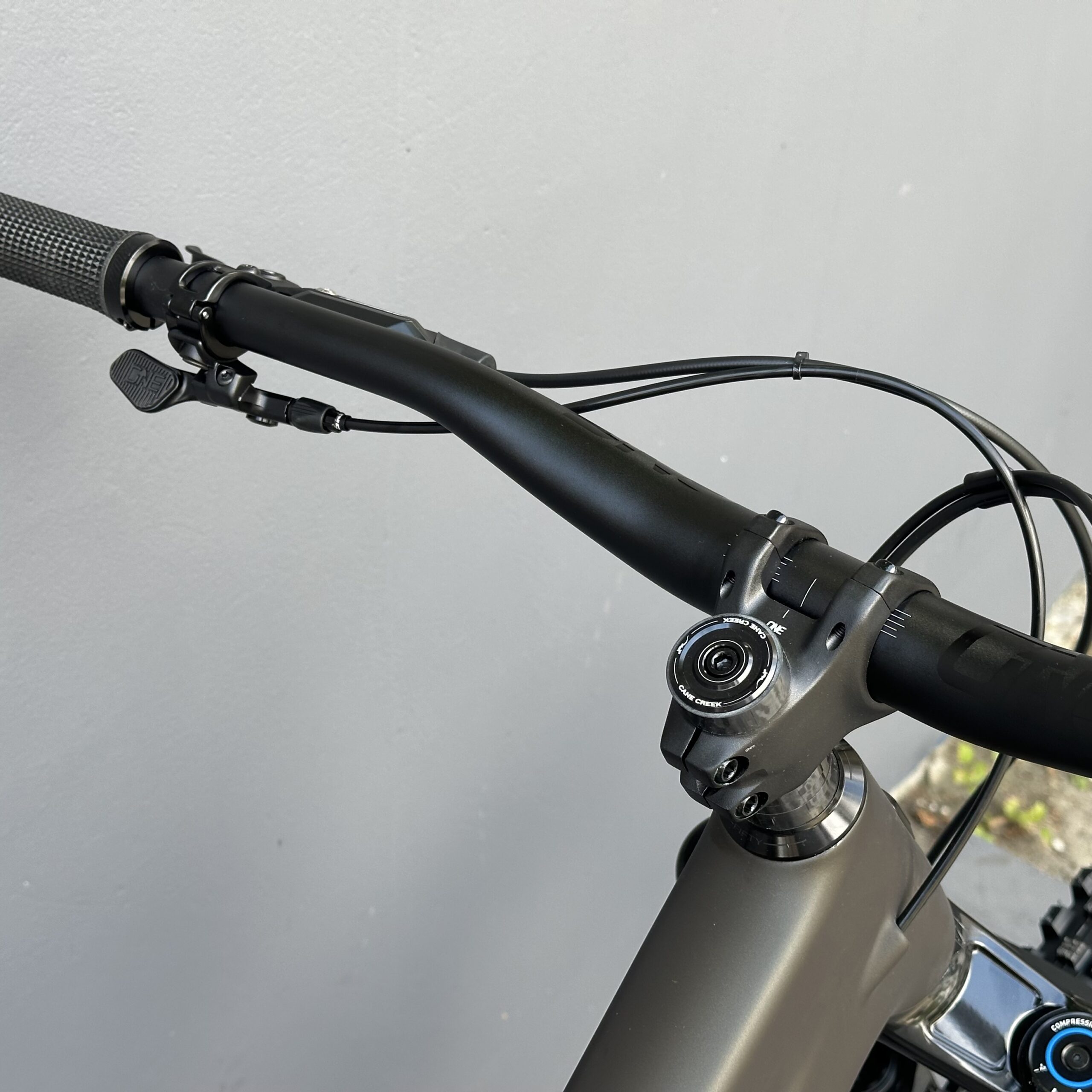 SANTA CRUZ Nomad 90 CC | 2027 | Matte Metallic Earth – Image 8