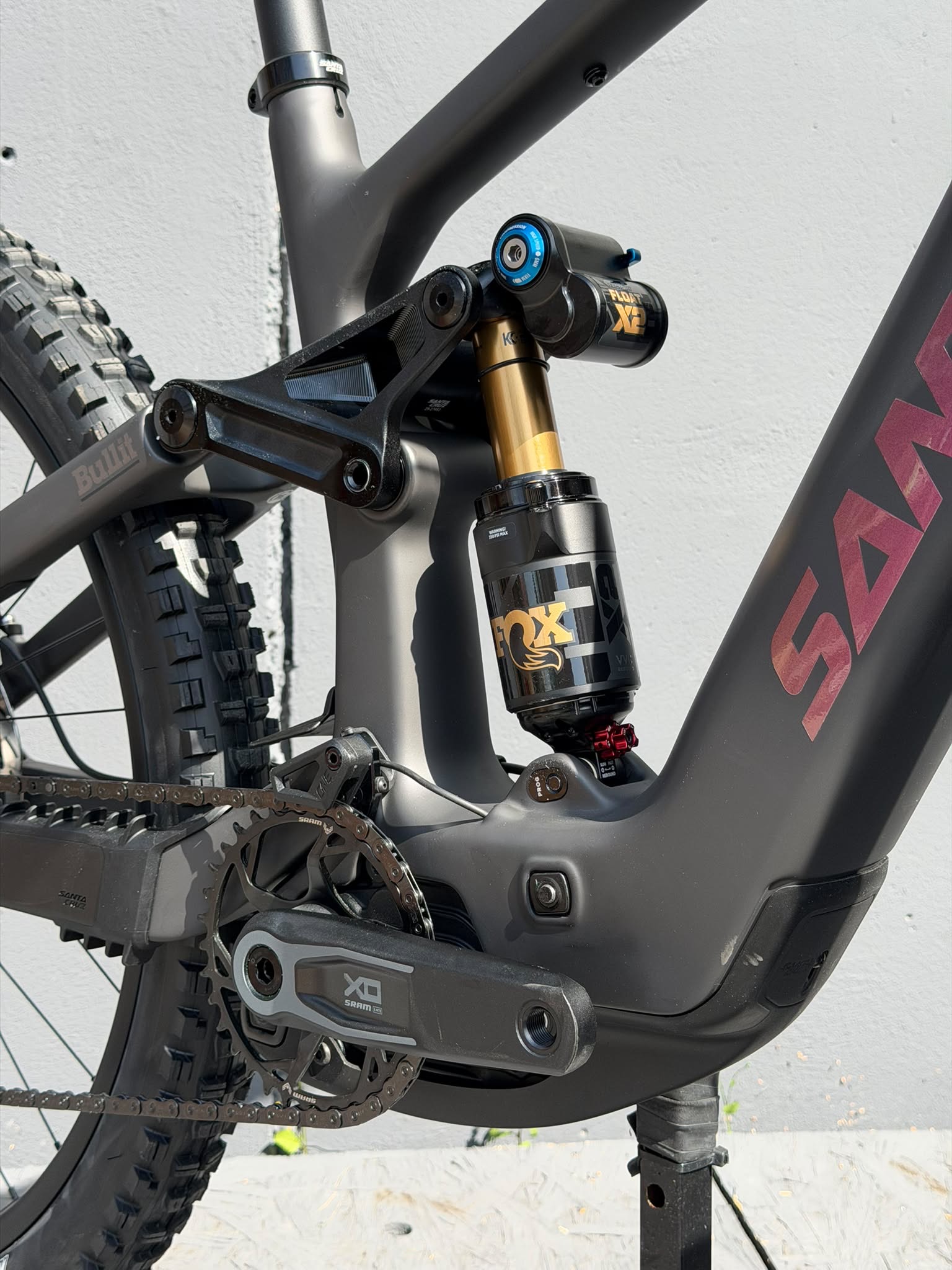 Bullit CC XO AXS RSV | SANTA CRUZ | 2027 | Matte Carbon – Image 3