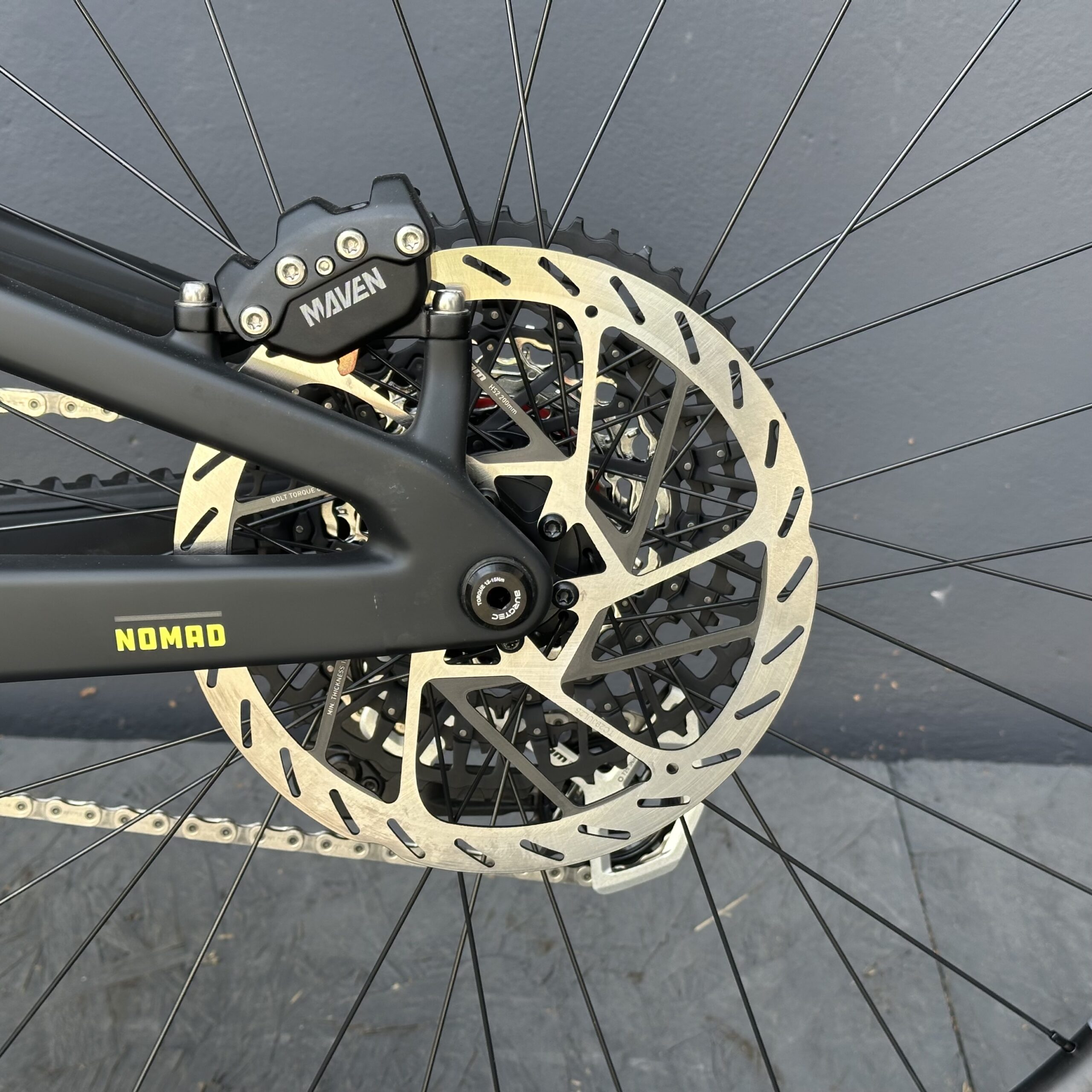 SANTA CRUZ Nomad 6 90 | 2026 | Matte Black – Image 11