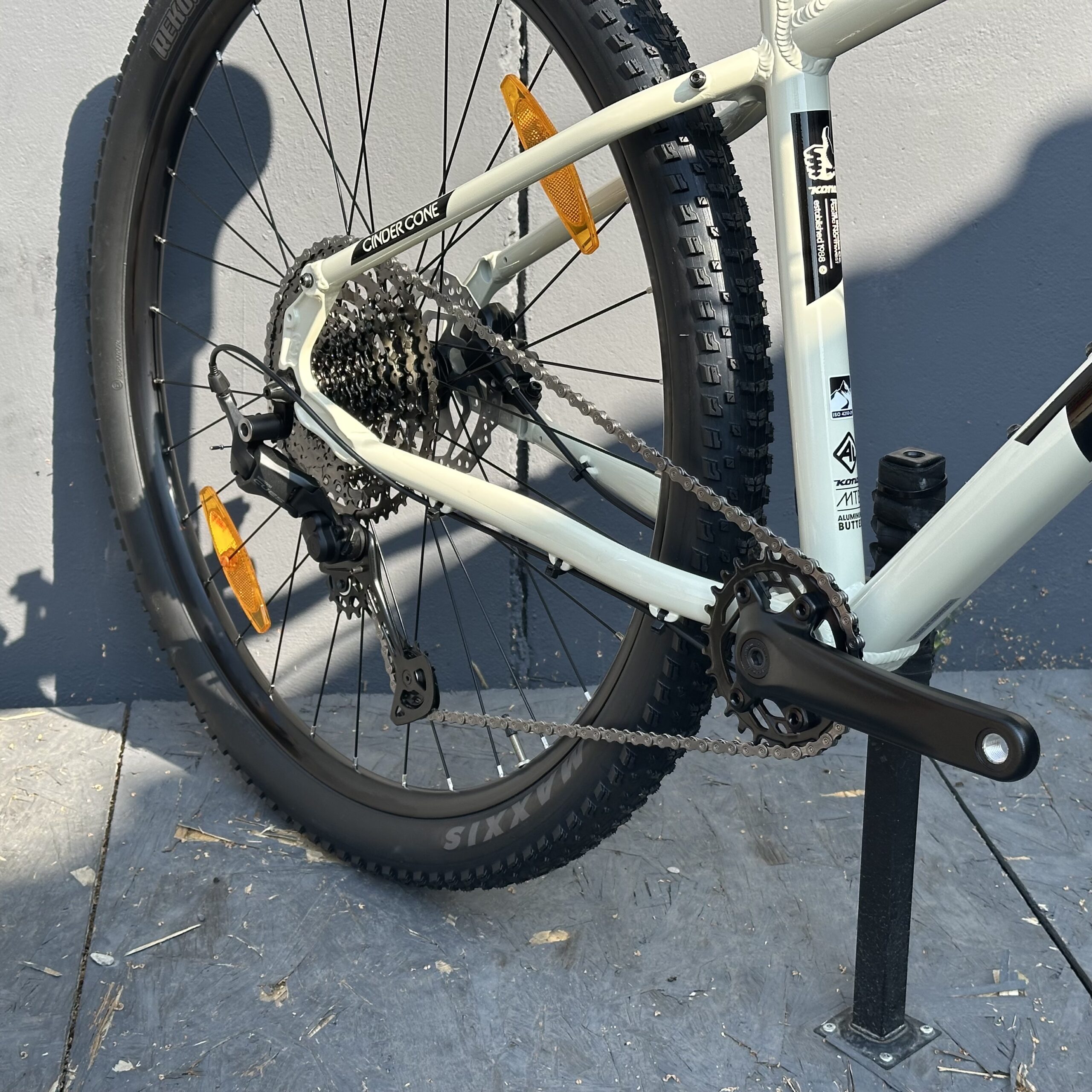 KONA Cinder Cone | White | 2027 – Image 4