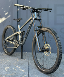 KONA Process X | 2027 | Gloss Metallic Dark Grey