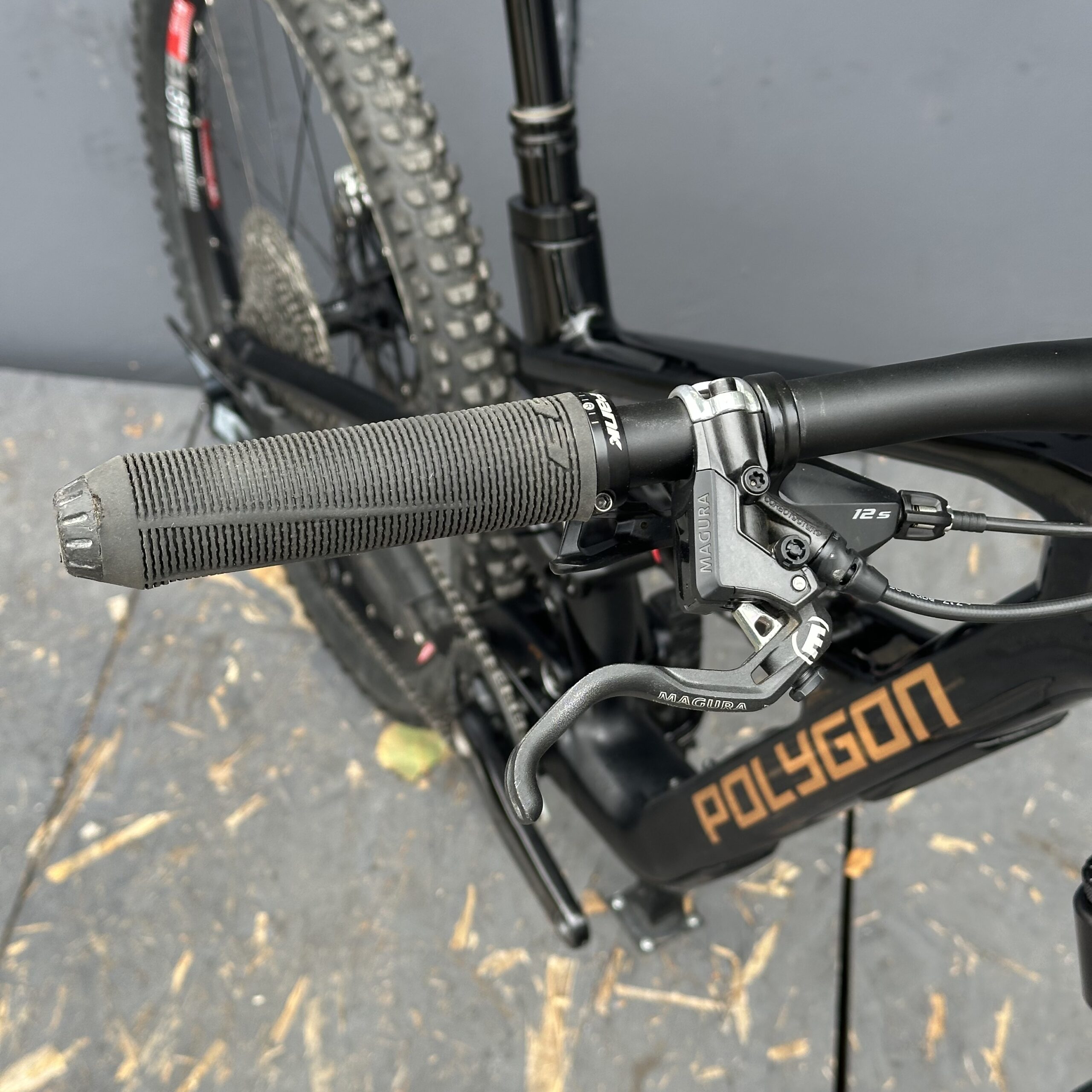 POLYGON COLLOSUS N8 | VTT Enduro | Occasion – Image 9